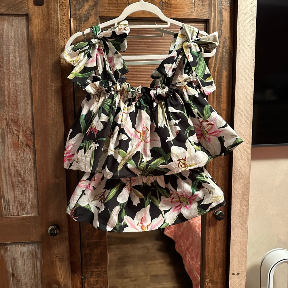 🌺Beautiful Authentic Dolce and Gabbana Lillies top S - Picture 4 of 5